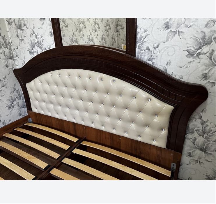 Продам кровать дерево