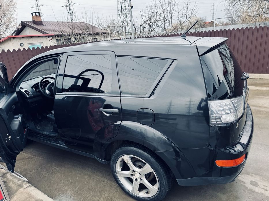 Mitzubishi Outlander