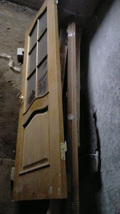 Дверь продам 70 см левая