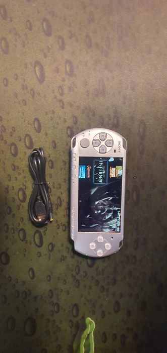 Vând Playstation Portabil (PSP) Seria 3001 Modat Complet