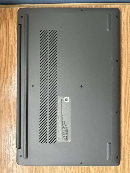 Lenovo IdeaPad Slim 3  i5 12450H  16GB DDR5  512GB SSD