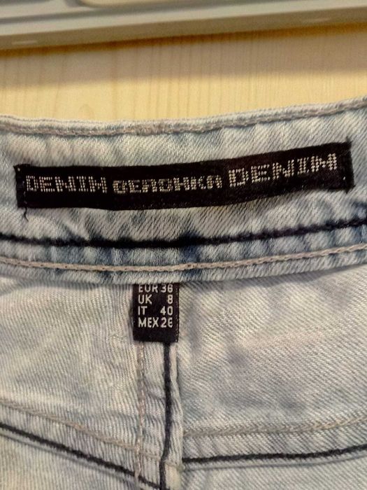 Blugi scurti pt.dama-Bershka--Denim;măsură 36(S)