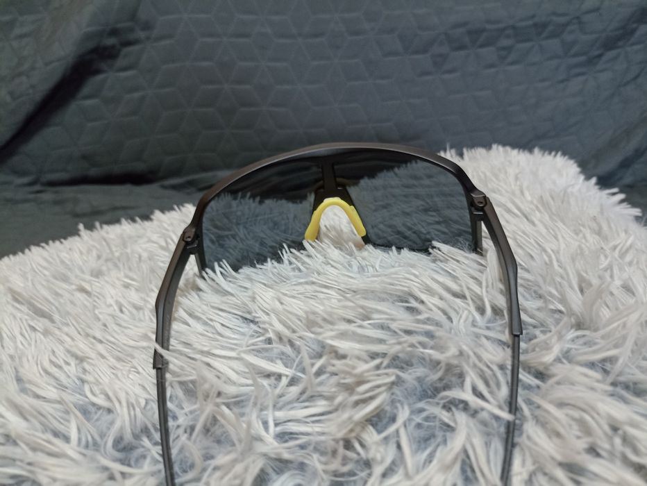 Продавам чисто нови очила на CARRERA.