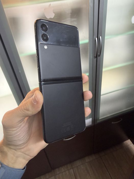 Vand Samsung Z Flip 3 black