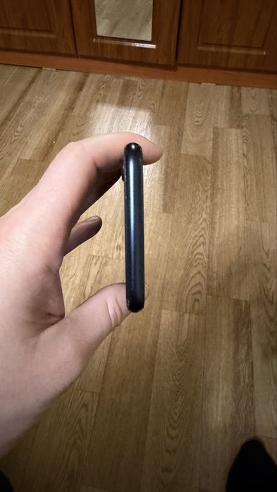 Продам iphone SE 3 Gen