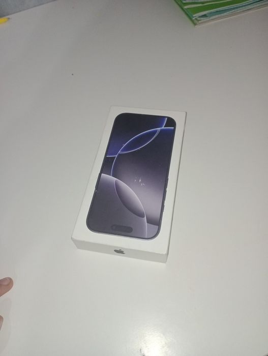 Каробка от iPhone 16 pro max