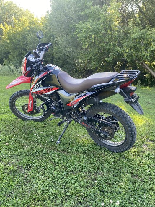 Продам мотоцикл эндуро 250