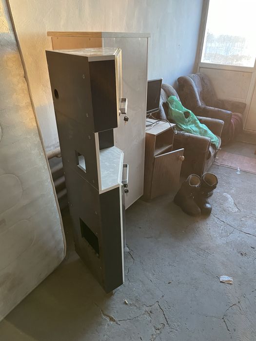 Продам шкаф угловой