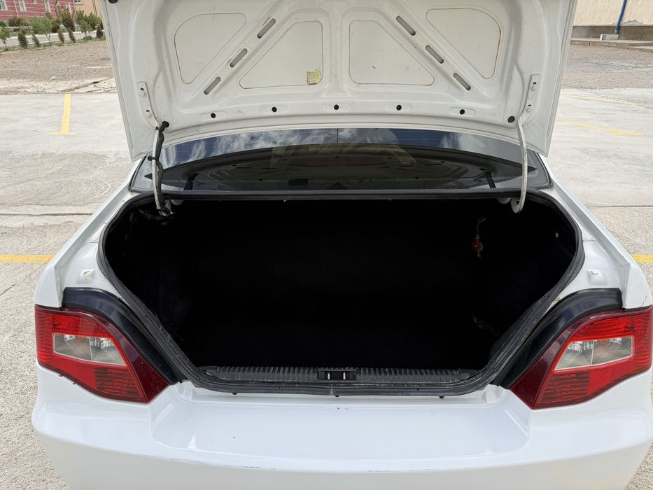 Nexia 2 сотилади