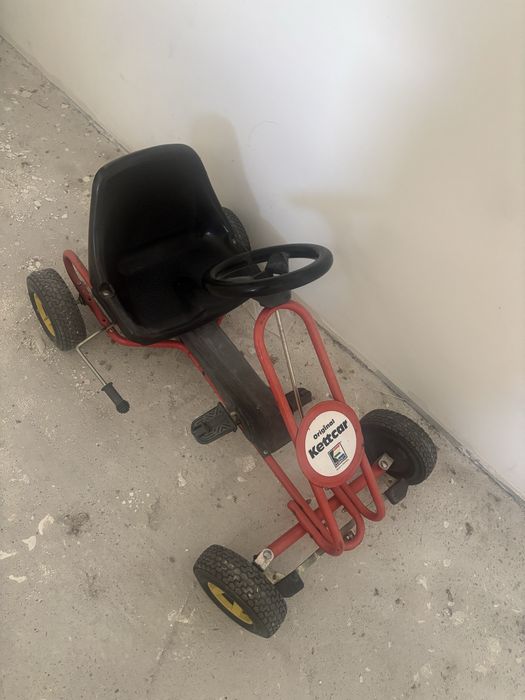 Kart cu pedale pentru copii