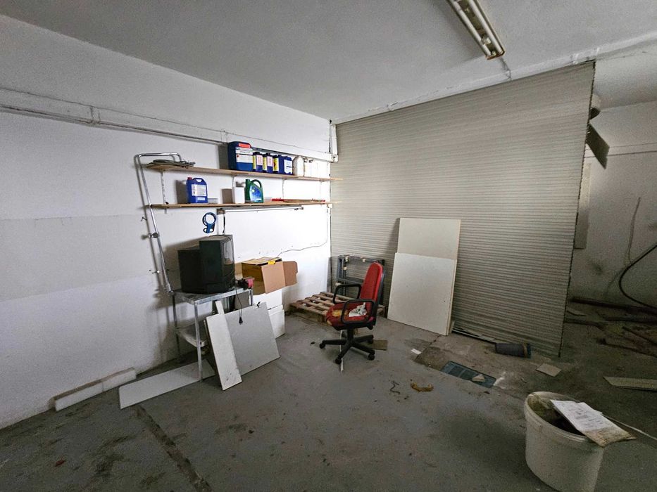 Продава се промишлен обект от 935 кв.м. в VI.PE. Кавала (код 4693)