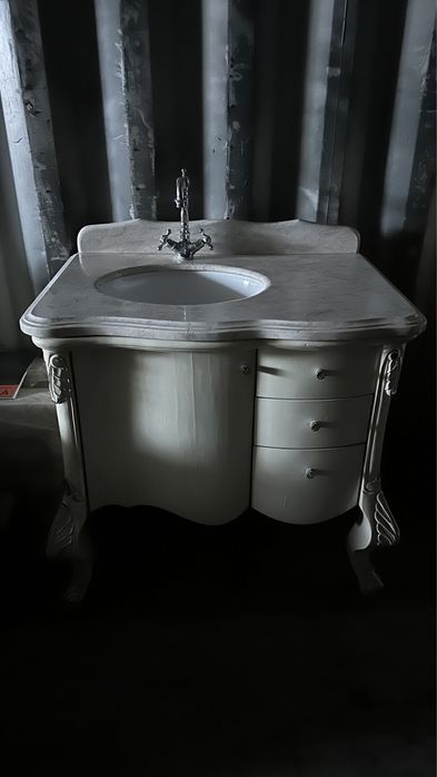 Столик для ванной