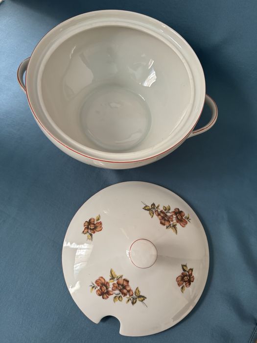 Порцеланов супник