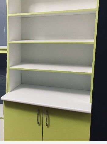 Витрина для аптеки.