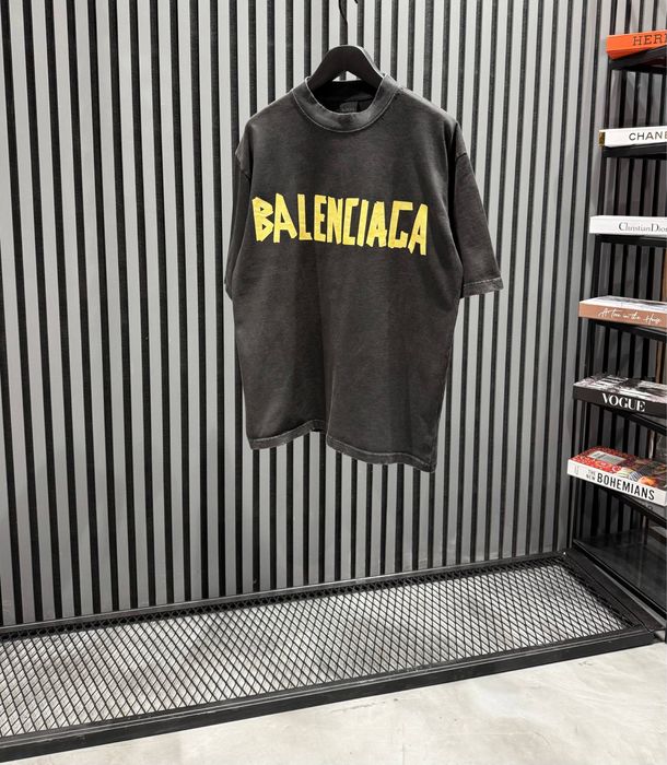 Продавам топ модели Худита и Тениски