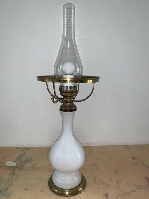 Veiova lampa cu ornament alama