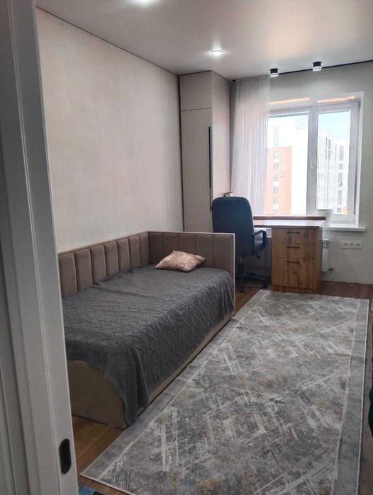 Сдам комнату в трешке