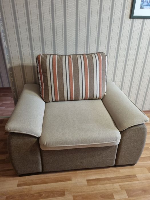 Продам кресло не раздвижное