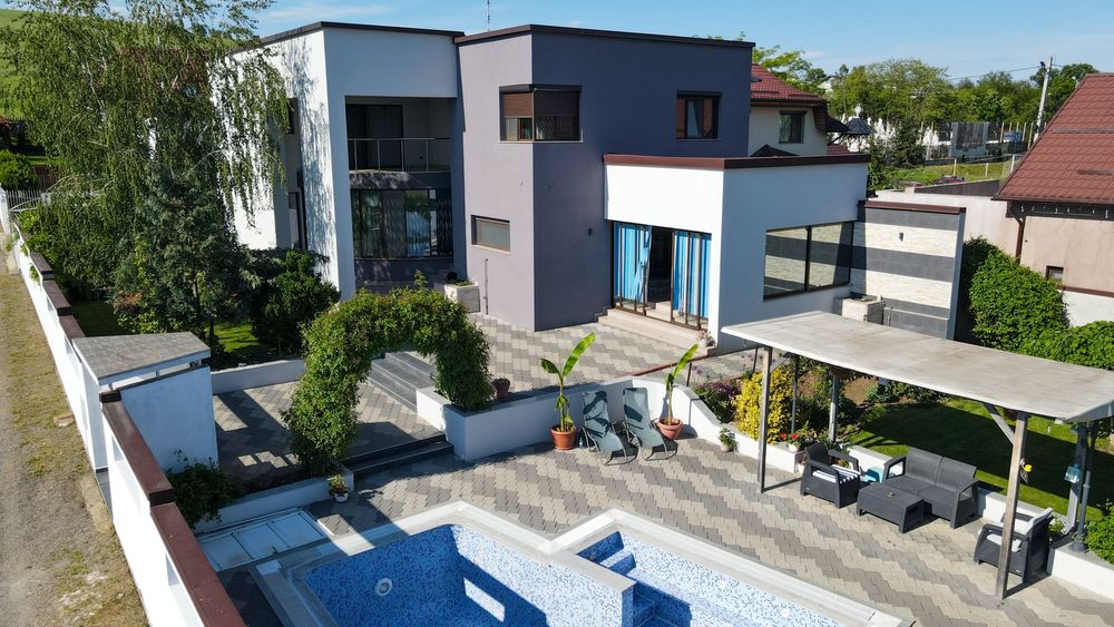 Proprietate exclusivista cu piscina -design modern și finisaje premium  Bucov/Pleasa