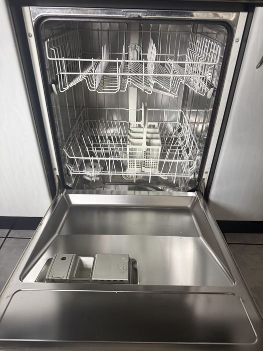 Vand masina de spalat vase Bosh