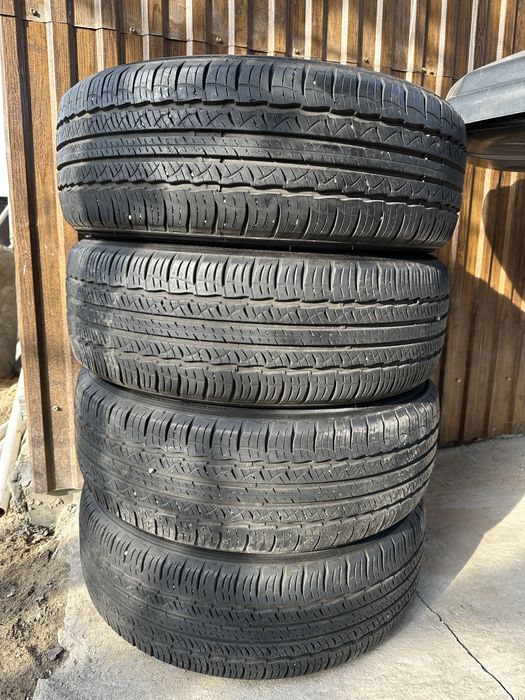 Продам шины комплект