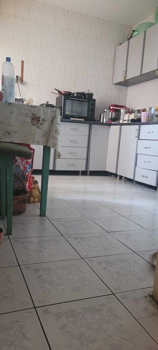 4 camere, Bdul Chisinau, foarte spatios si luminos