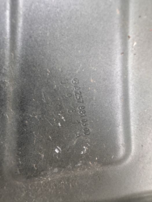 Aripă dreapta față mercedes cls w 257.