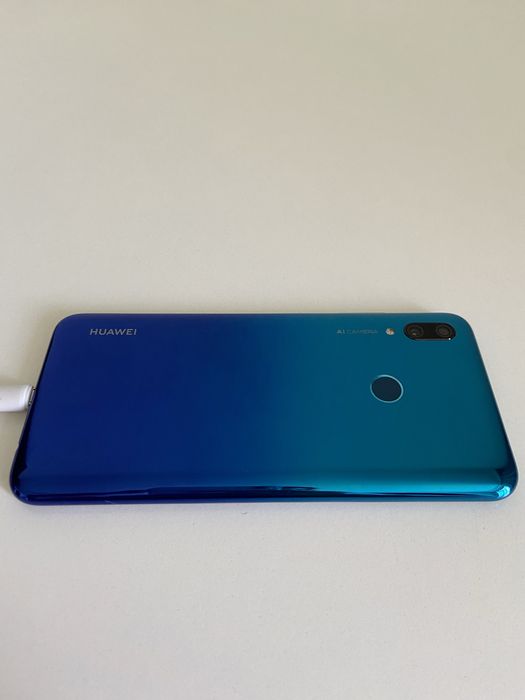 HUAWEI P Smart в отличном состоянии.