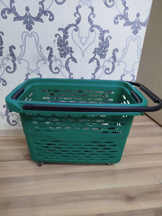 Корзины на колесах