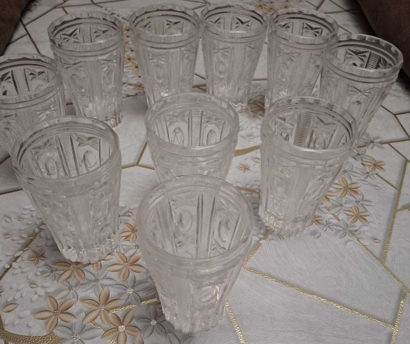 Рюмки хрустальные двух видов