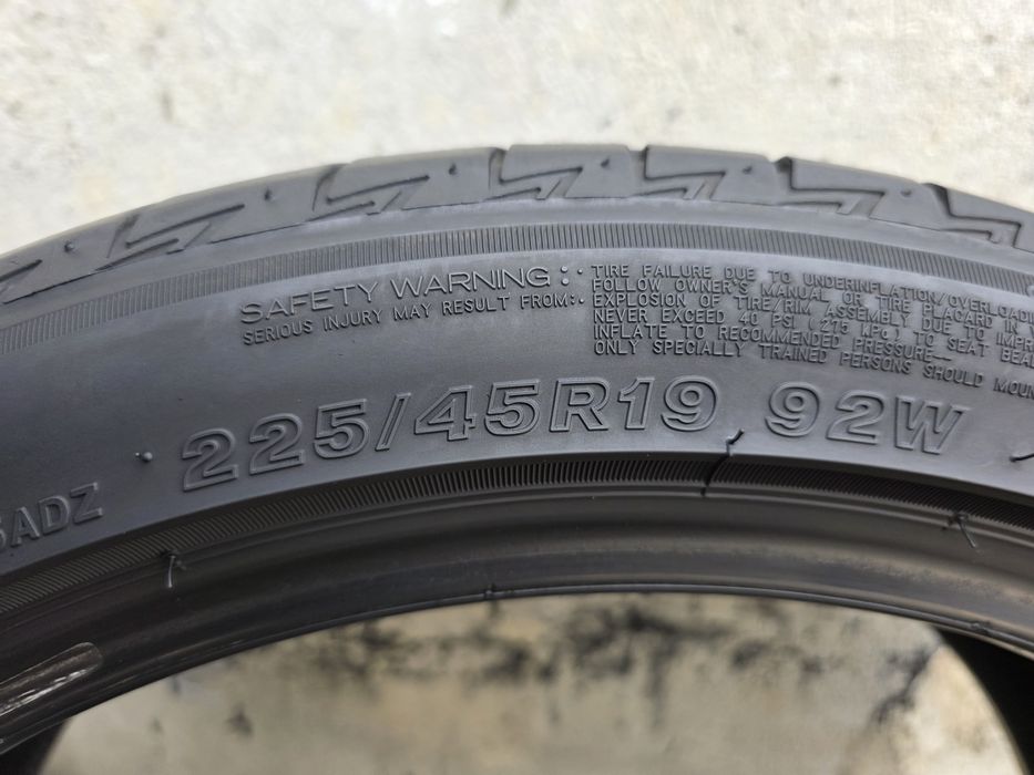Vând două anvelope de vara Bridgestone turanza  225 45 19 dot 5122