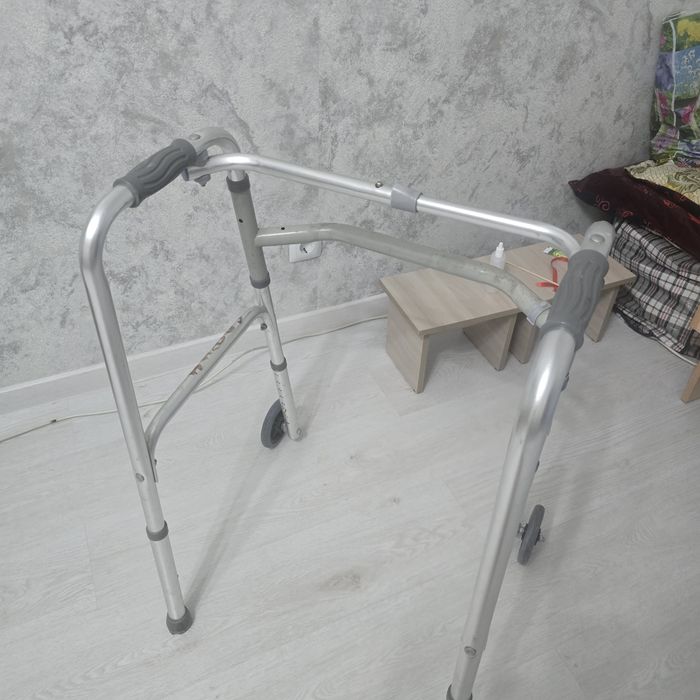 Ходунки для взрослого