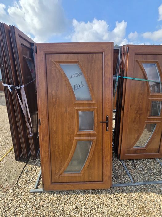 Usi termopan cu modele noi Deosebite