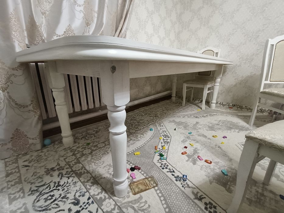 Продам Стол и стулья