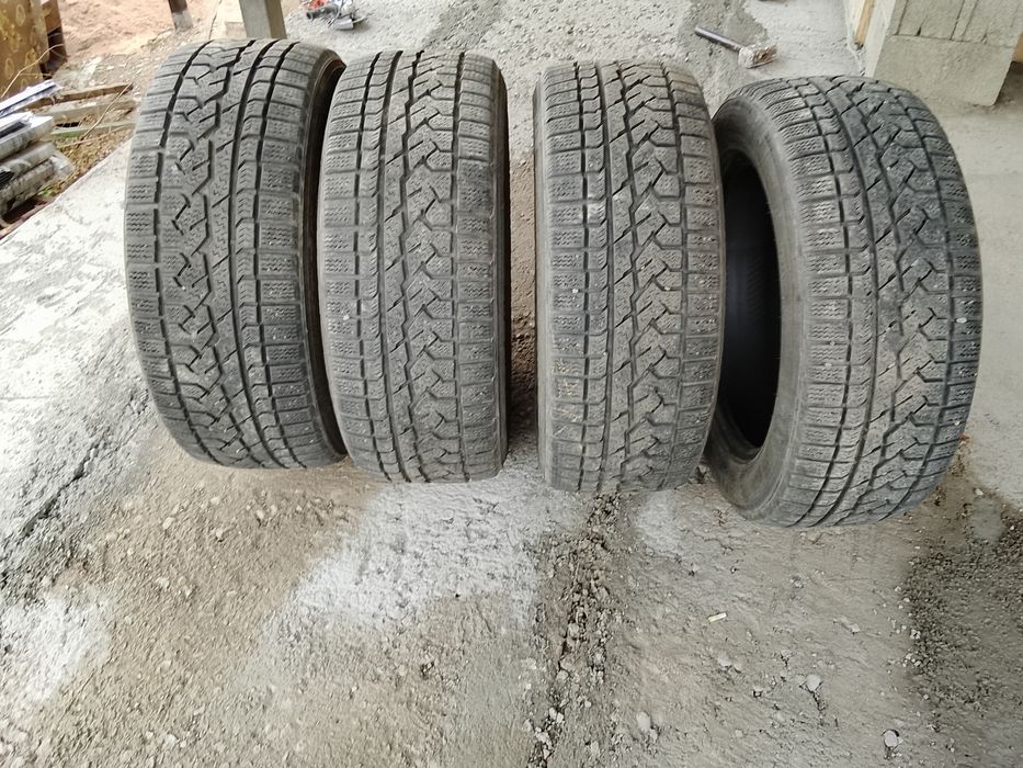 Резина зимняя 235/55/18