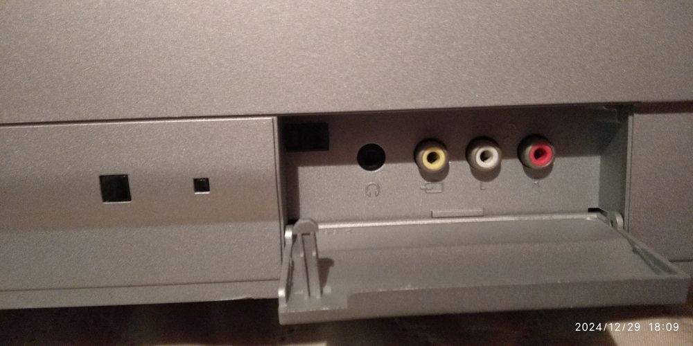 Телевизор JVC цеетен