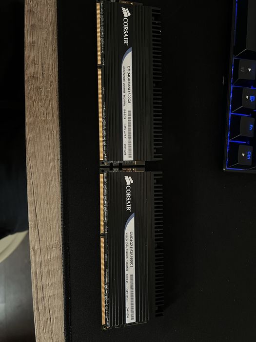 CORSAIR DDR3 (un stick 4ram)