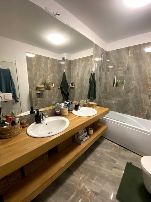 Apartament cu 4 camere si balcon spatios ( cartier Arhitectilor)