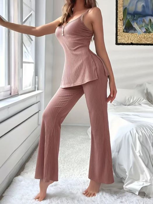 Ayollar pijama va ichki kiyimlari