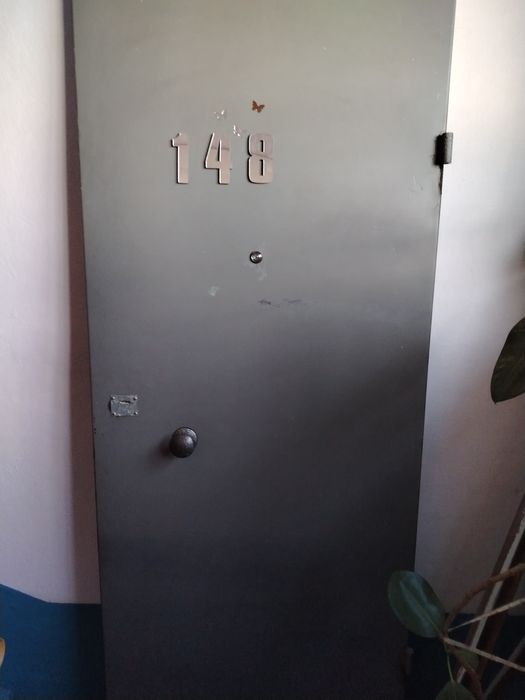 Продам железную дверь