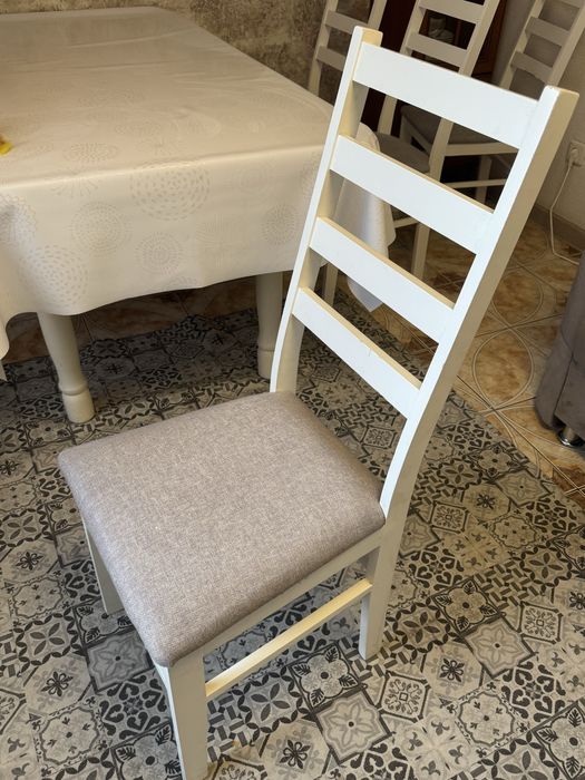 Стол со стульями