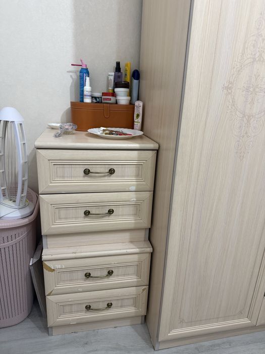 Продается спальный гарнитур