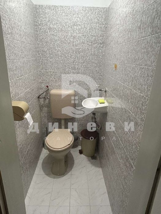 Тристаен апартамент до Медицински факултет