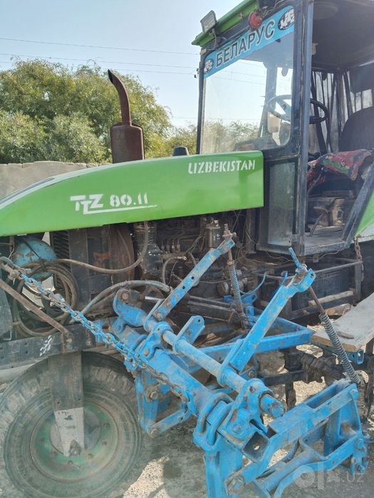 Traktor sotiladi
