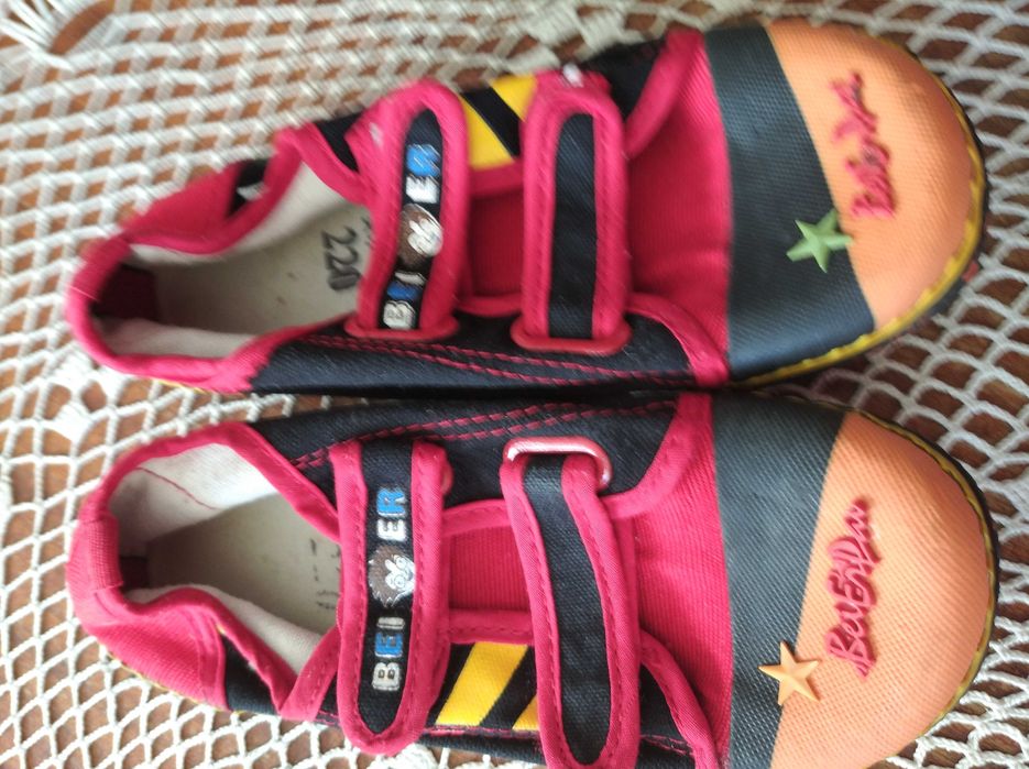 Обувки и кецове за момиченце 10-15 години