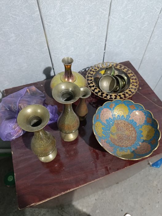 Мис буюмлари сотилади.