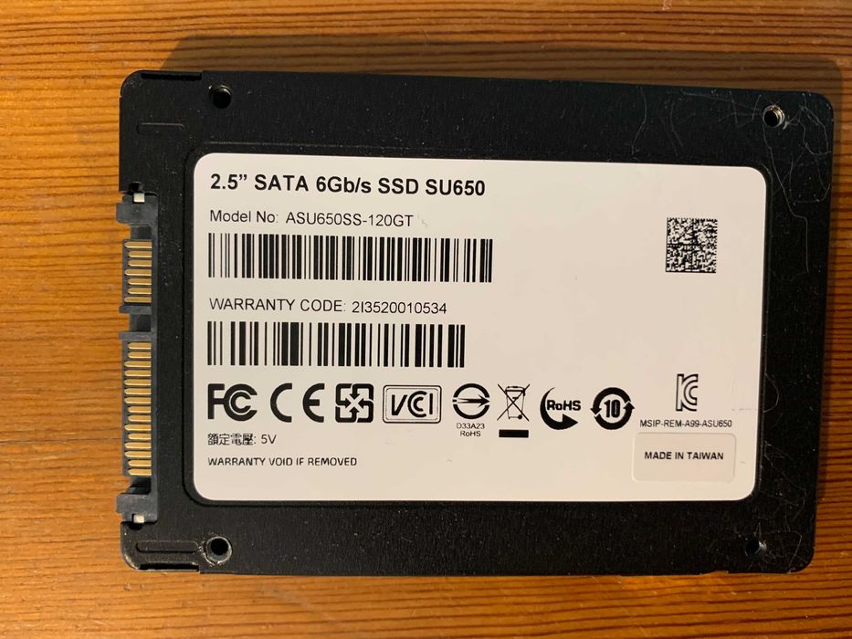 Kingston KC600 1TB / Kingston A400 480GB / Kingston A400 120GB / Adata SU650 120GB