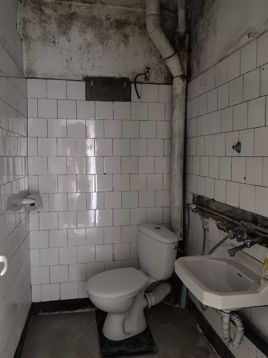 Продава се Двустаен апартамент в Ямбол, Център - 65 кв.м за 1416 €/кв.м - Снимка #12