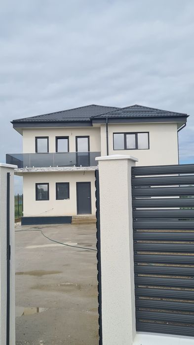 Casă nouă de vanzare