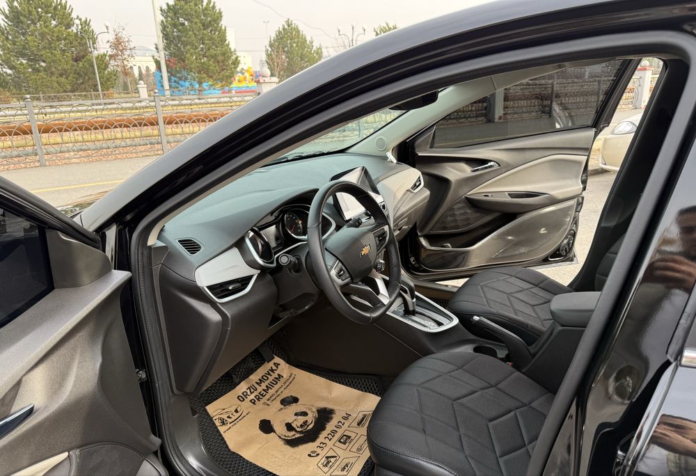 Onix Premier 2 turbo AT plus